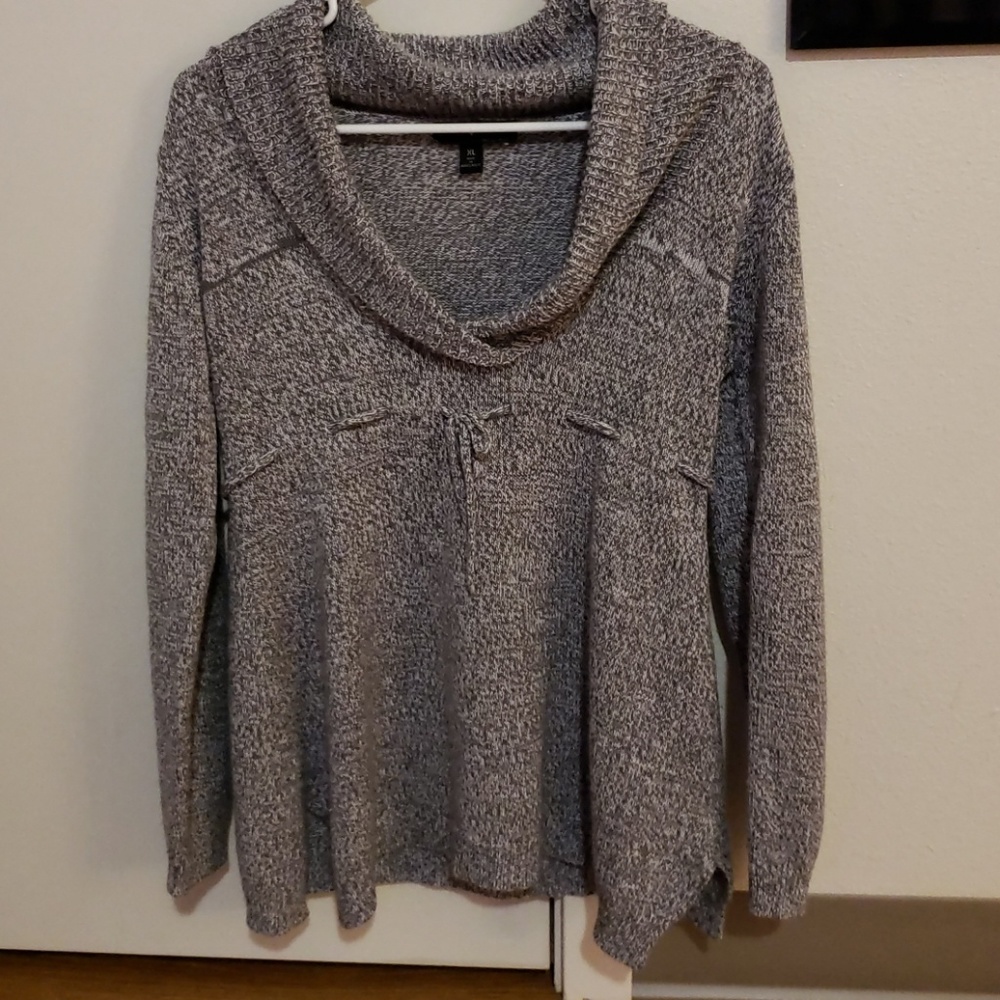 Maternity sweater